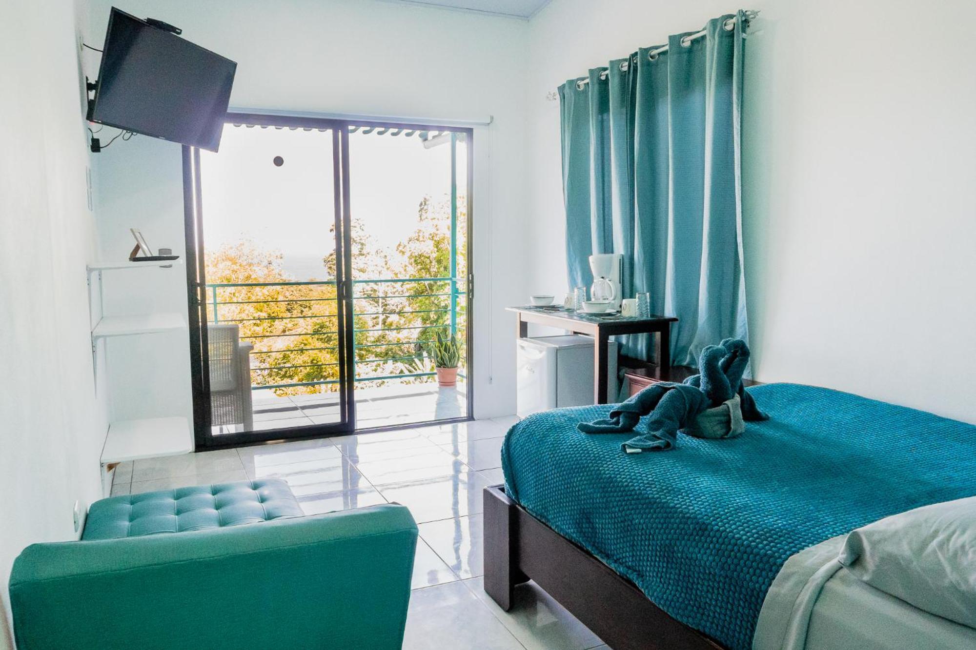 Ocean'S Breeze Apartment And Rooms Puerto Viejo de Talamanca Exterior photo