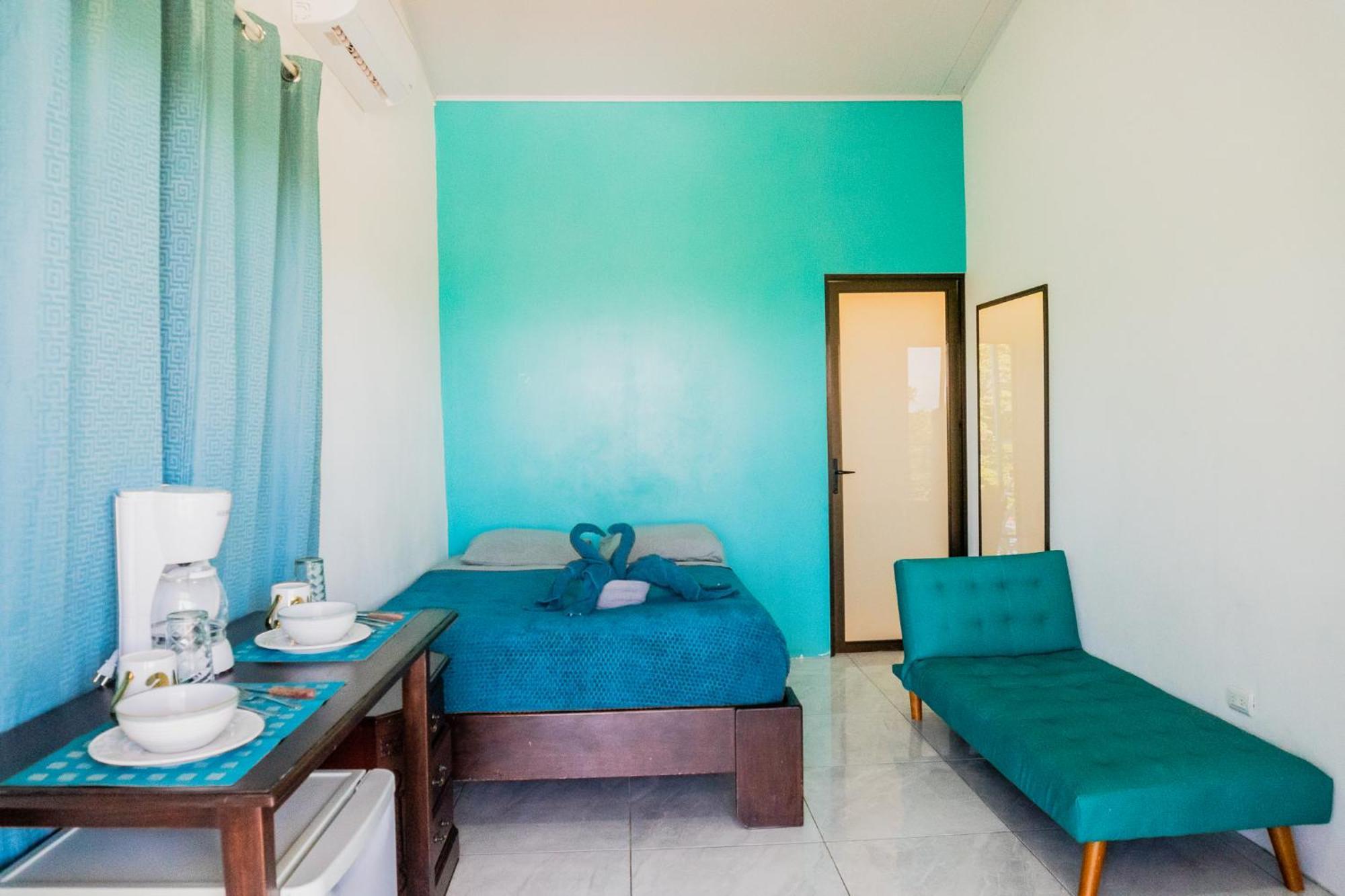 Ocean'S Breeze Apartment And Rooms Puerto Viejo de Talamanca Exterior photo